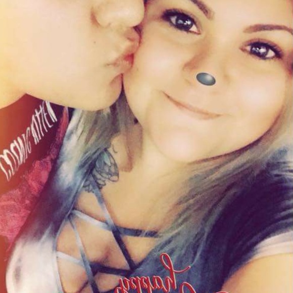 Meet your Poshers, DaPursePlace! - Picture 11 of 15